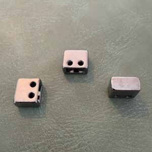 Метален накрайник Е-1458 Gun Metal 0.8 см – Правоъгълен пришивен модел, Дизайнерски