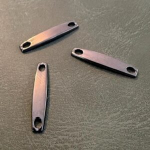 Метални етикети Е-2297 Gun Metal 2 x 0.4 см – Нежен дизайн за лазерно брандиране