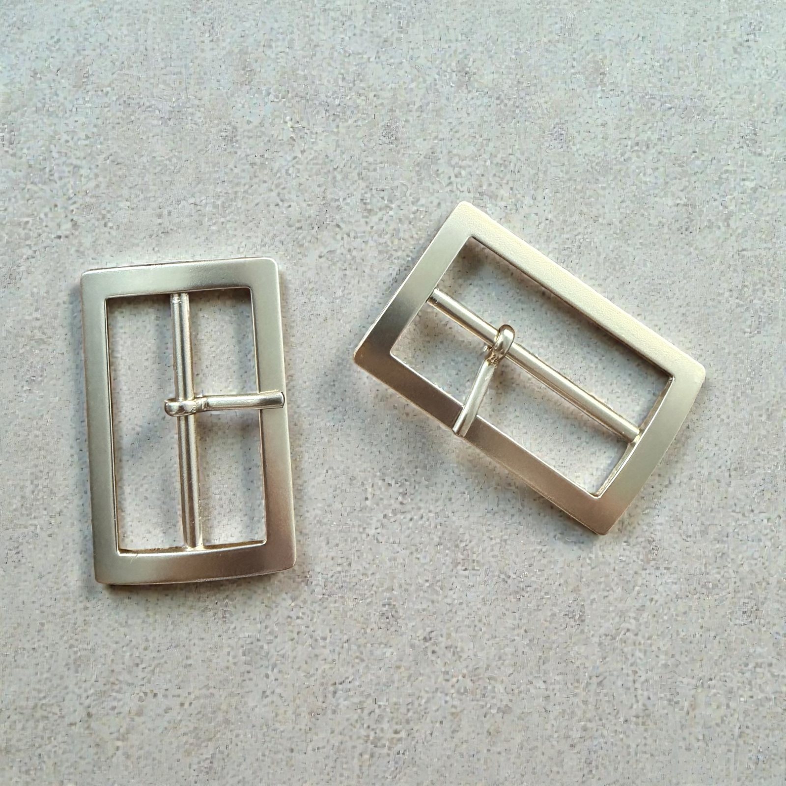Метални катарами 3707 – 5 см Light Gold мат с шиш